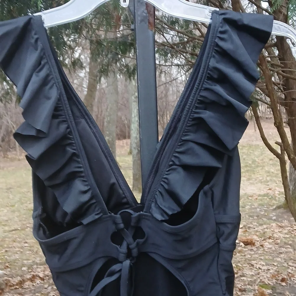 CUPSHE Women's V Neck One Piece Swimsuit Ruffled Lace Up Back Sz 8